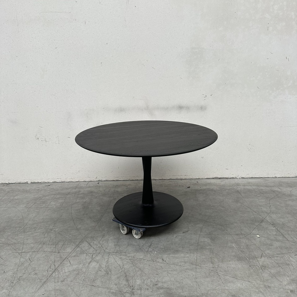 Torsion dining table