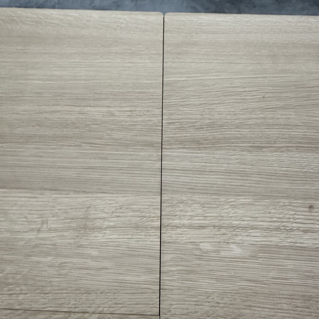 Bok extendable dining table