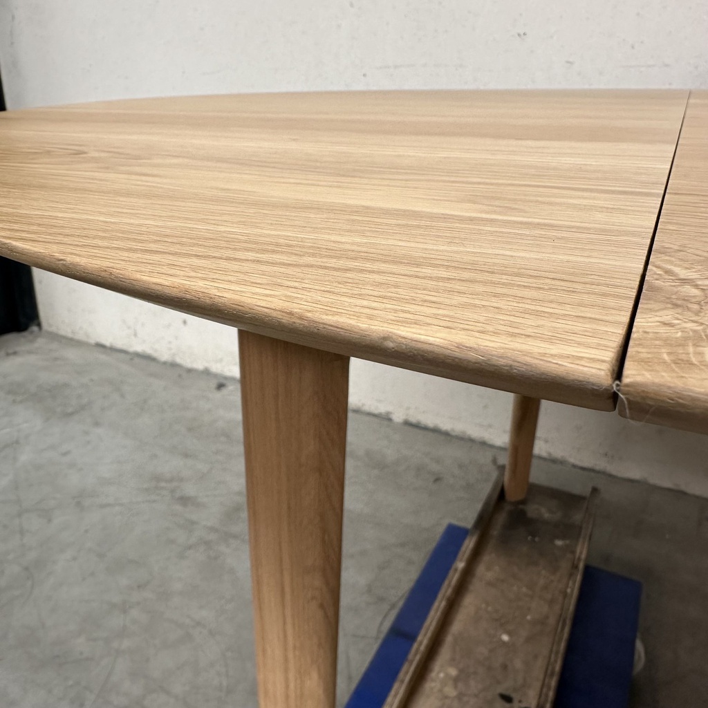 Bok round extendable dining table