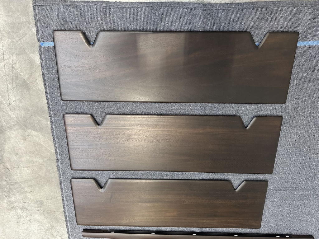 PI wall shelf