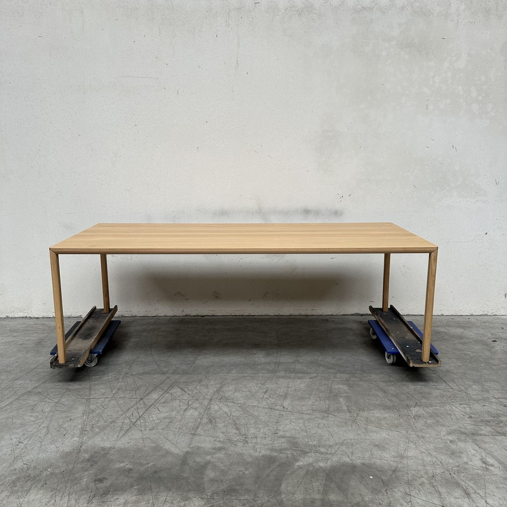 Air dining table