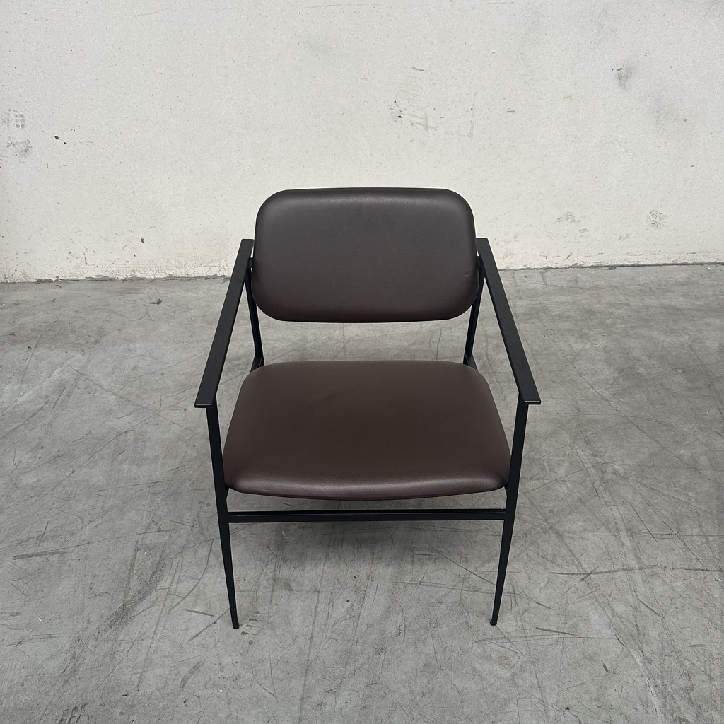 DC lounge chair