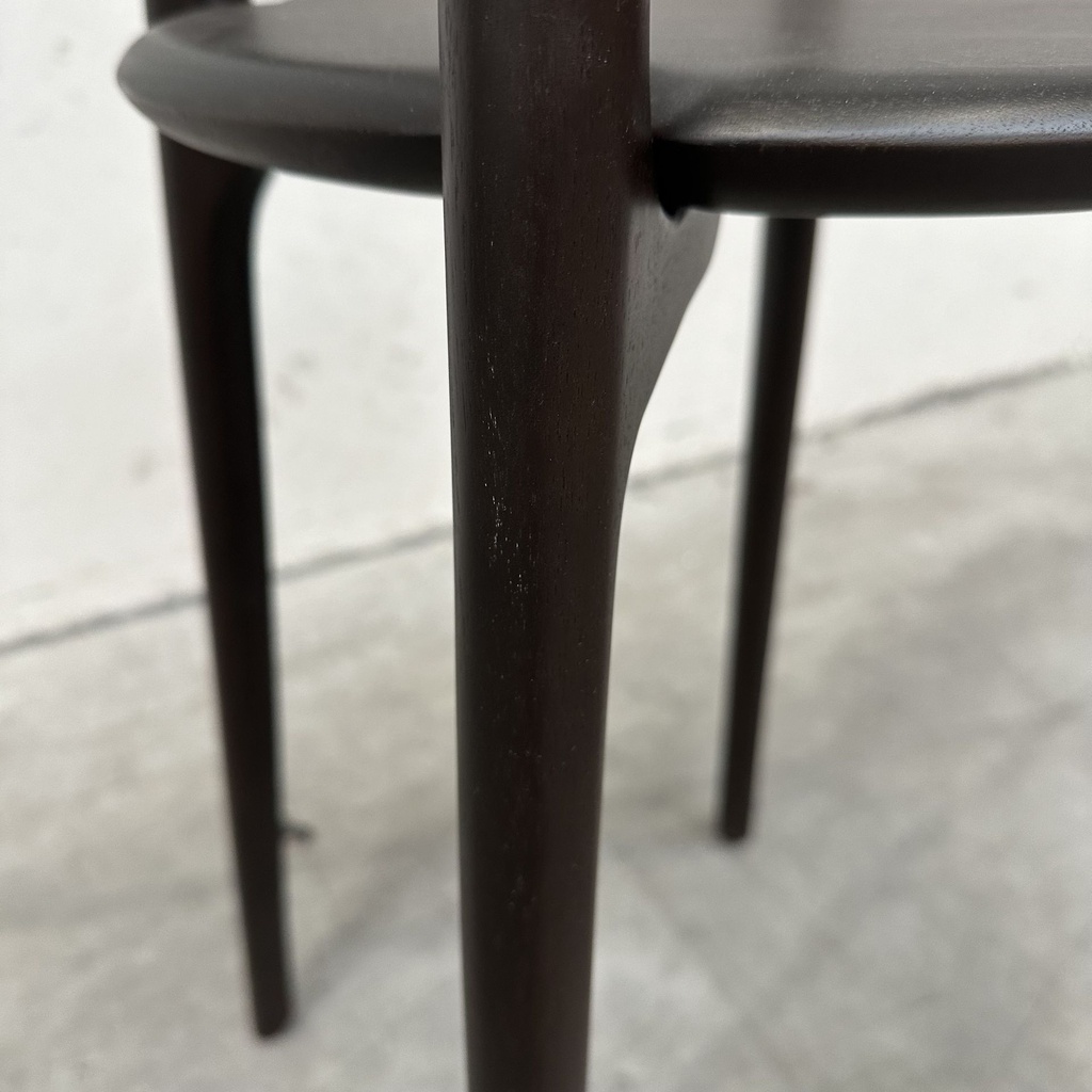 PI coat stand