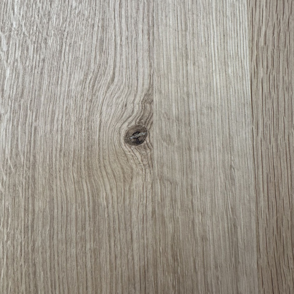 Corto dining table