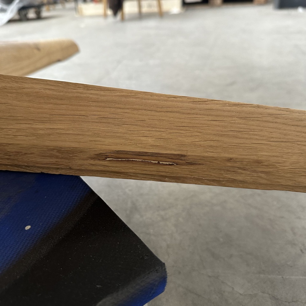 Corto dining table