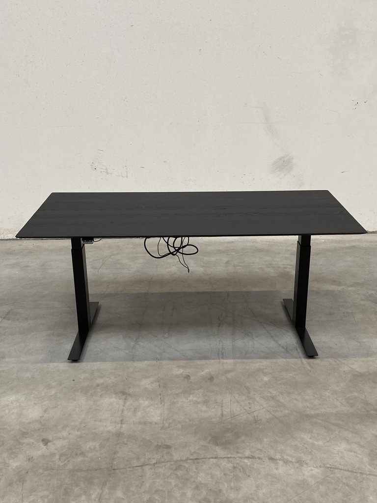 Bok adjustable desk