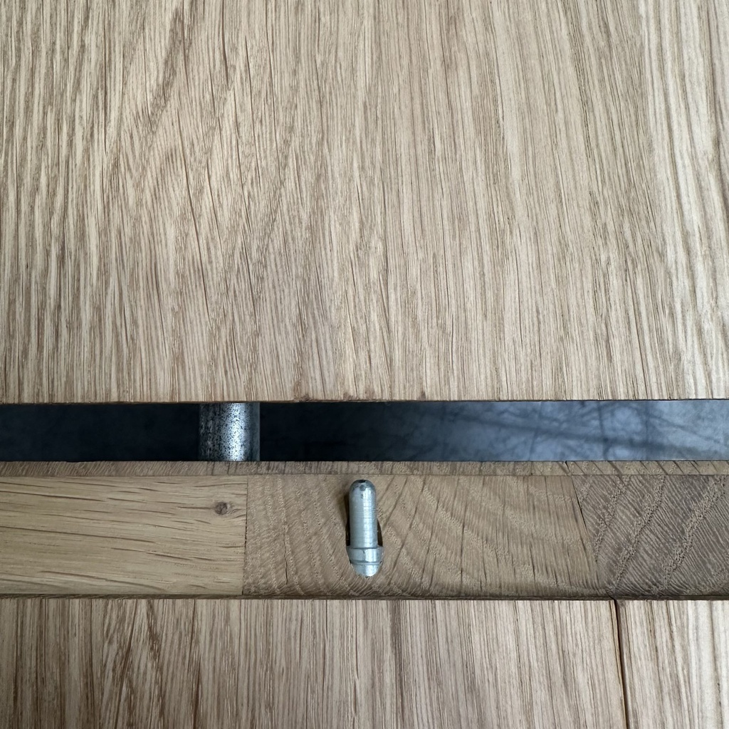 Bok extendable dining table