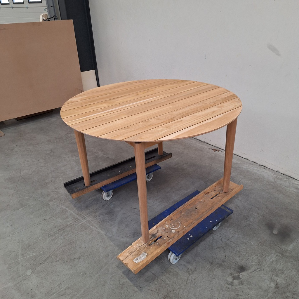 Bok outdoor dining table
