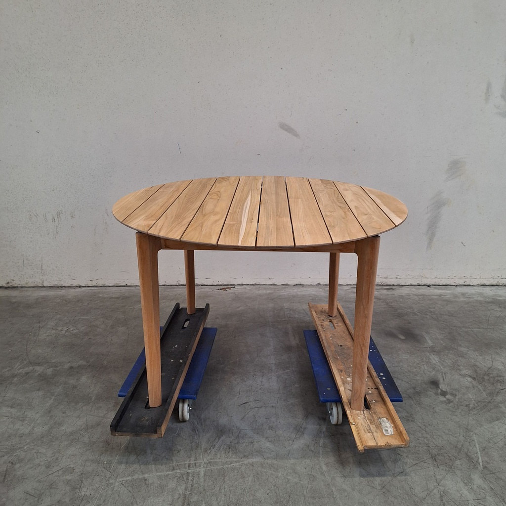Bok outdoor dining table