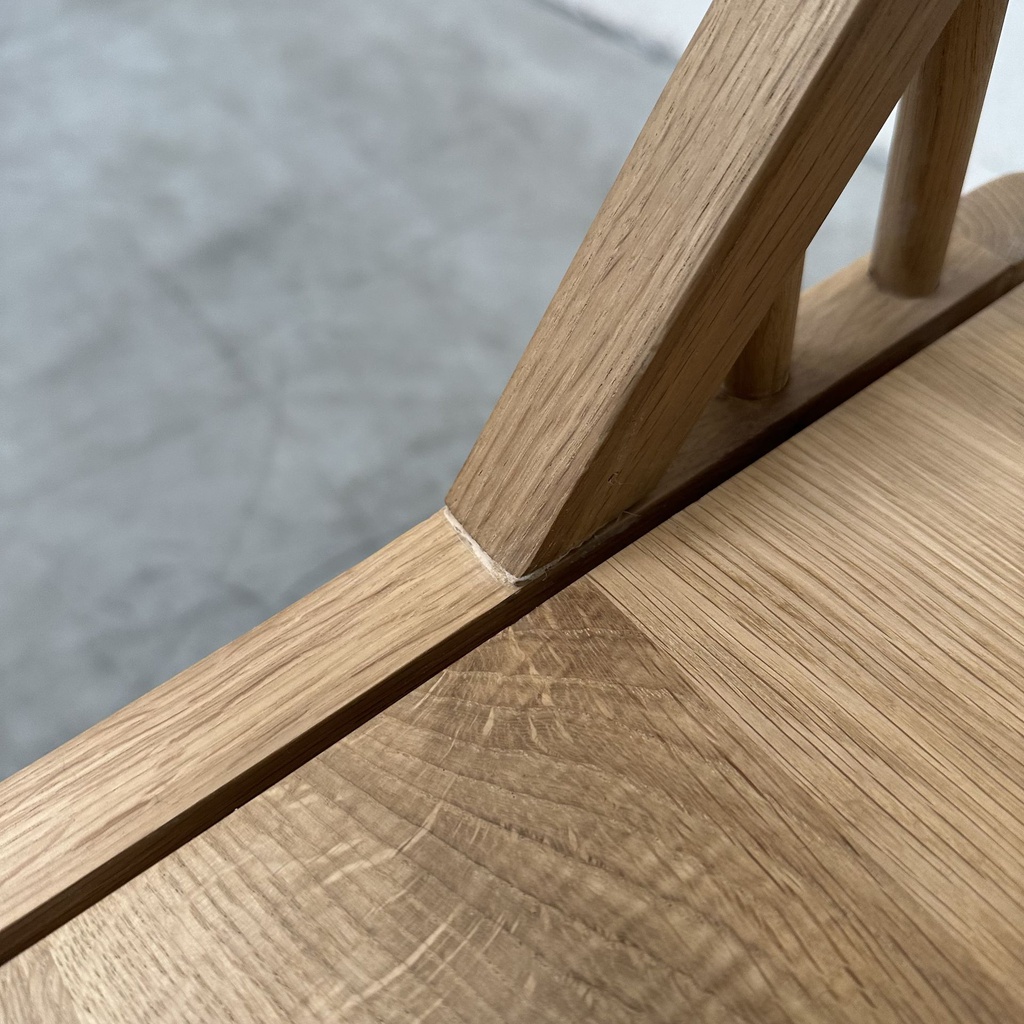 Spindle bench