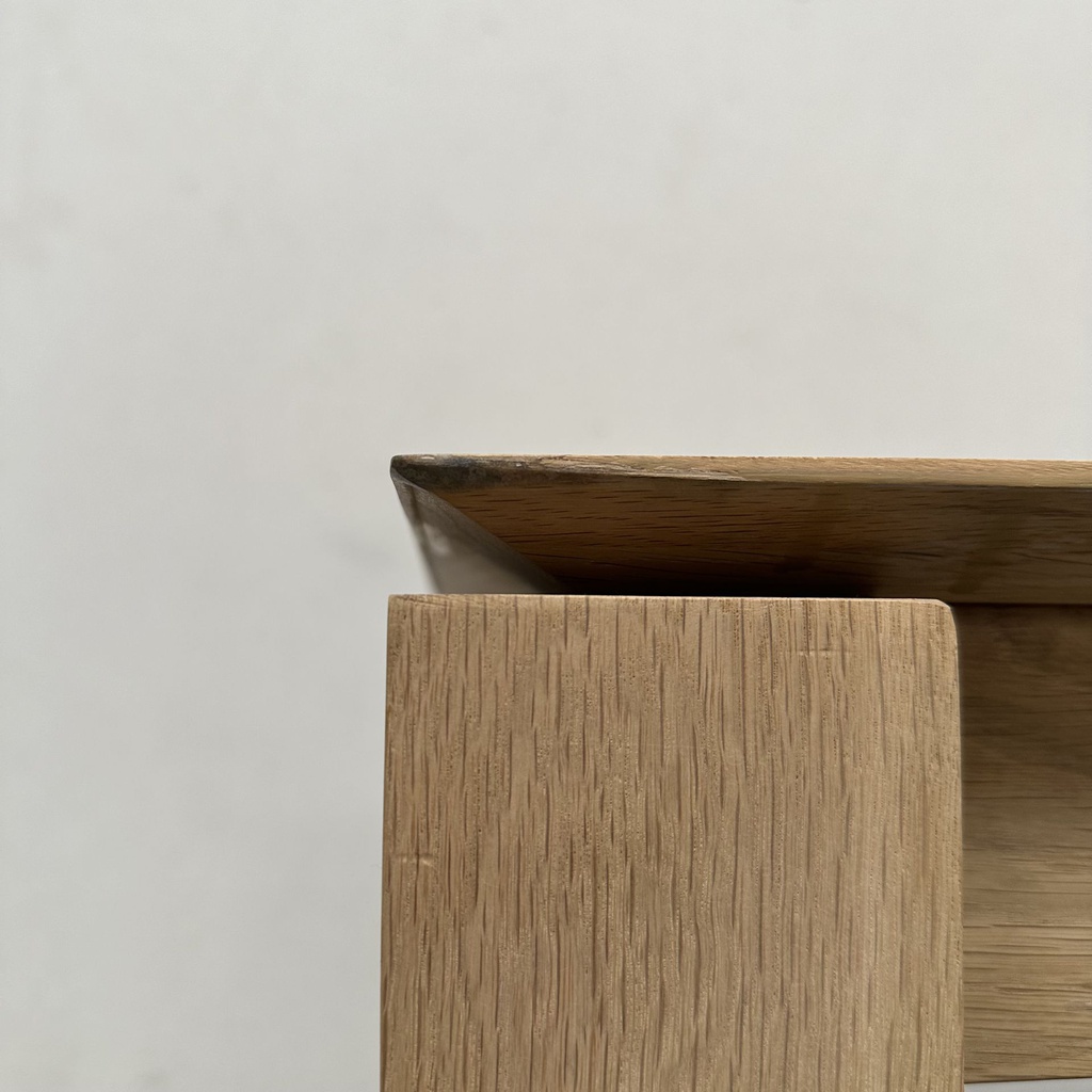 Slice extendable dining table