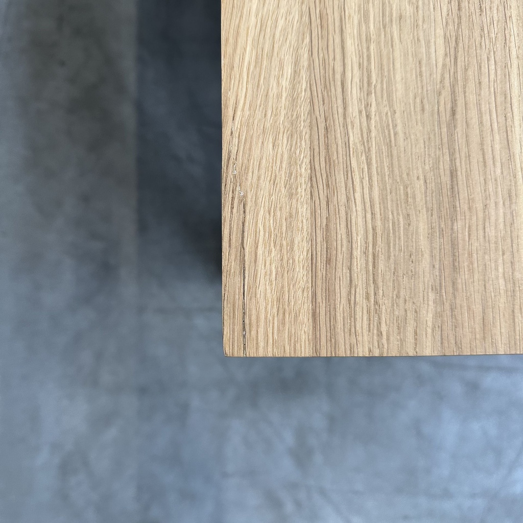 Slice extendable dining table