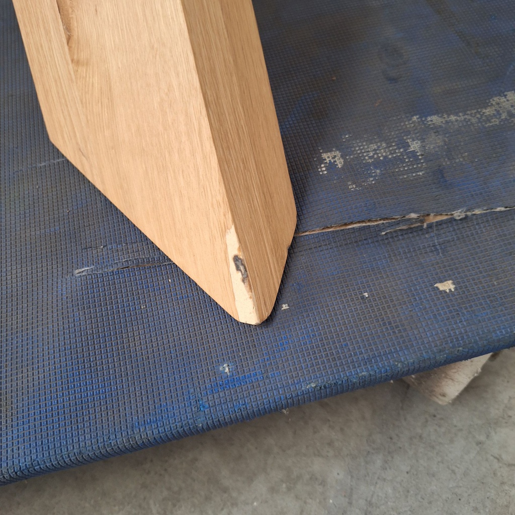 Circle dining table