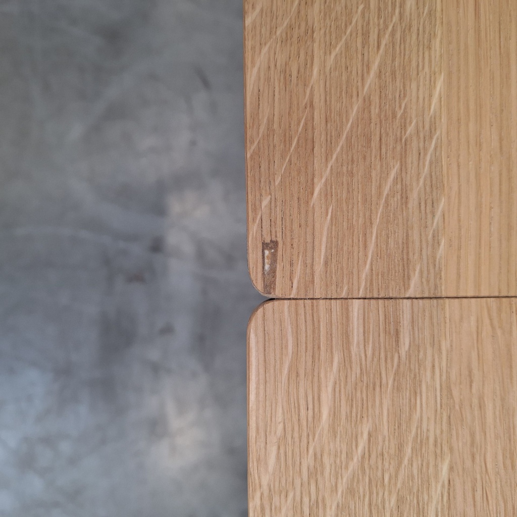 Bok extendable dining table