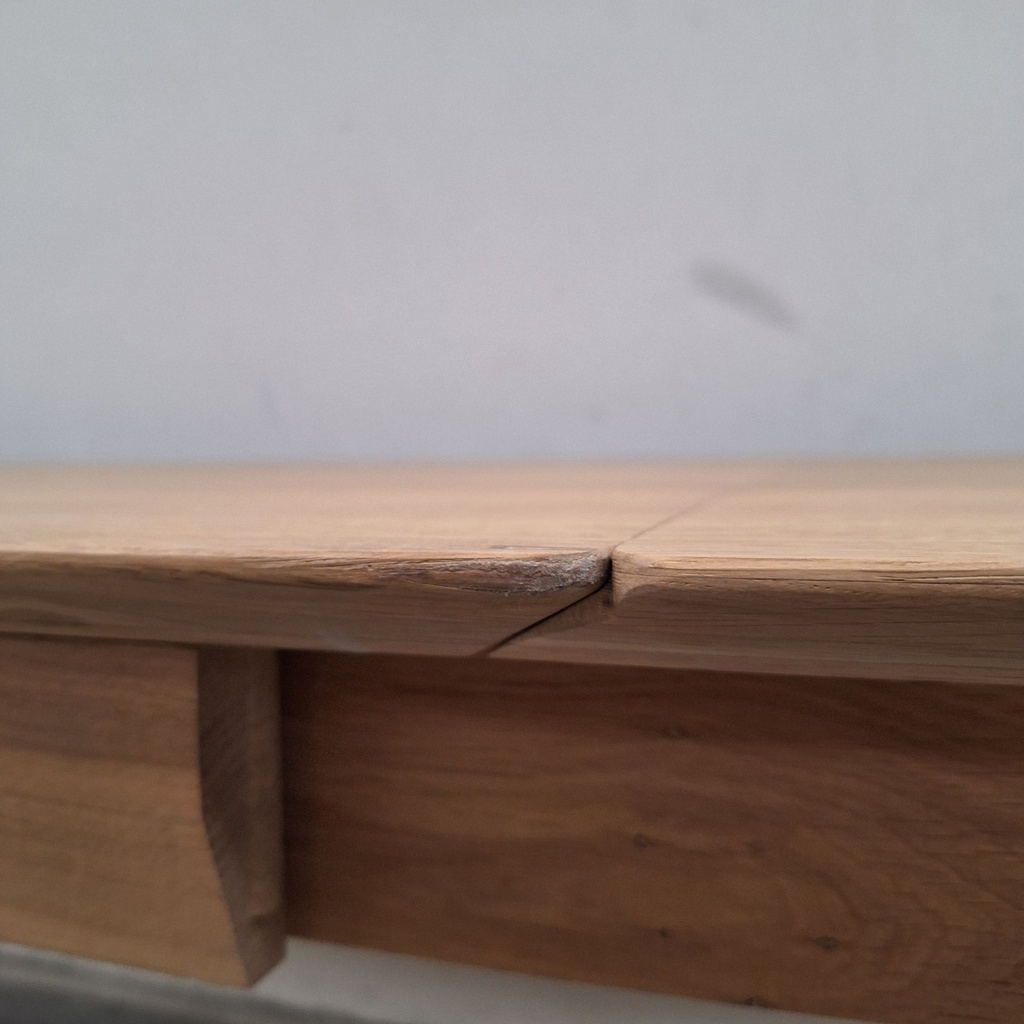 Bok extendable dining table