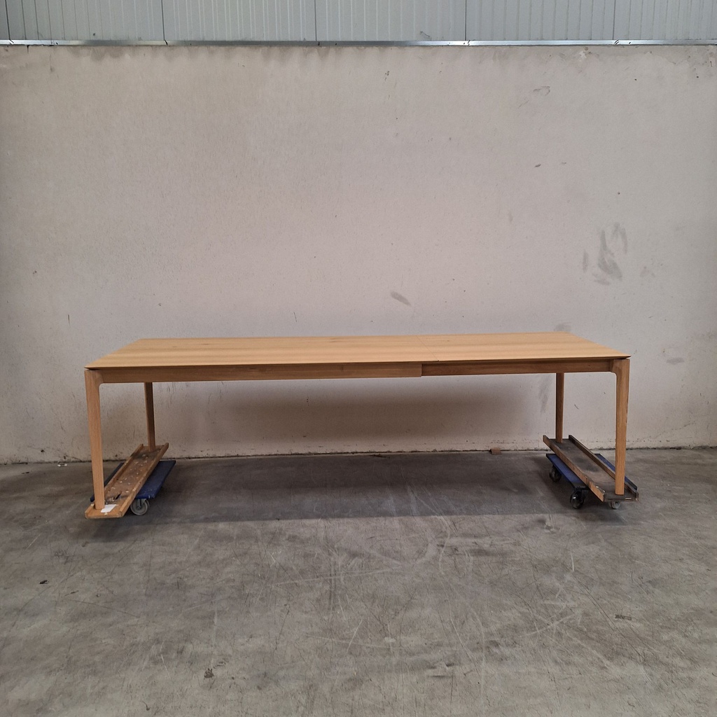Bok extendable dining table