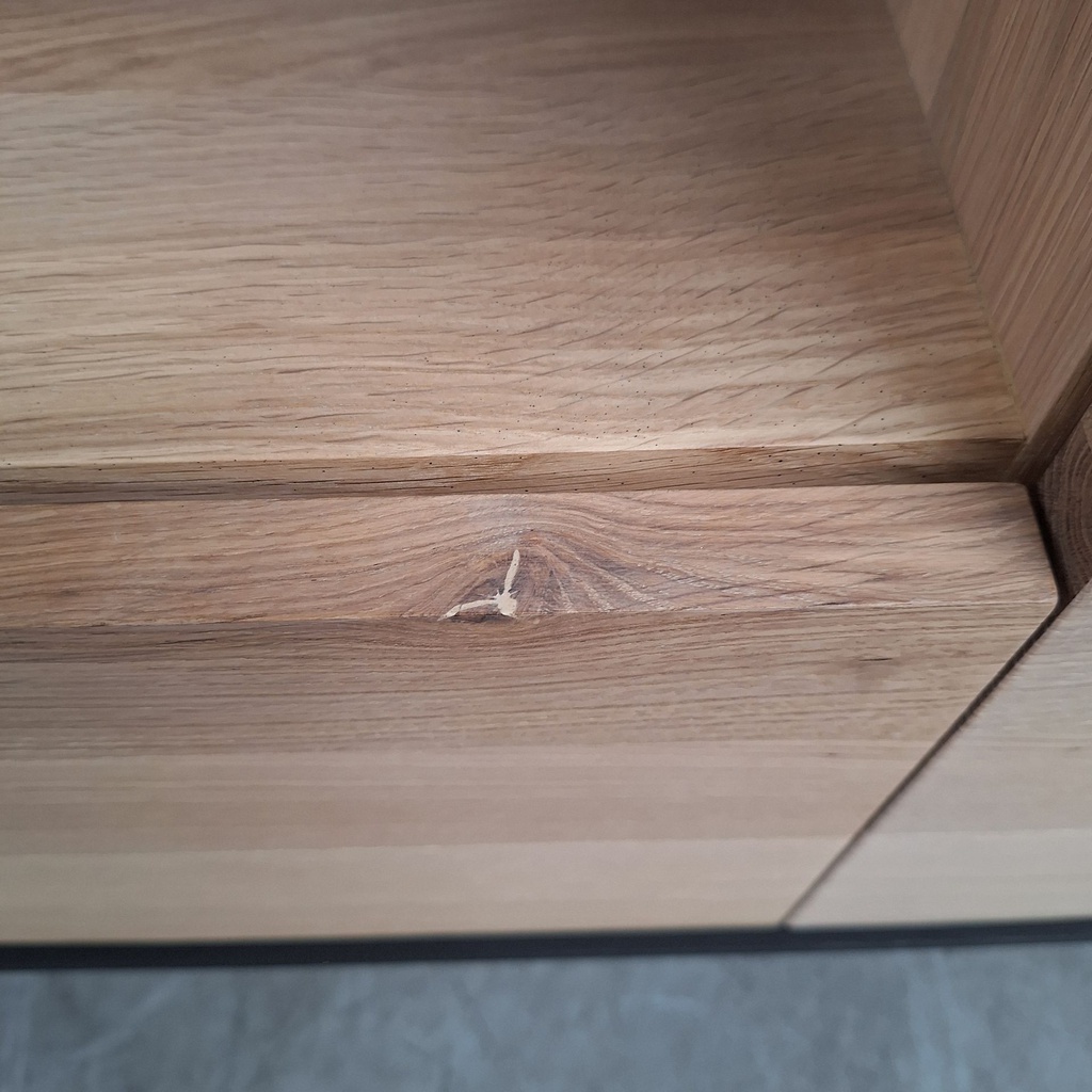 Blackbird sideboard