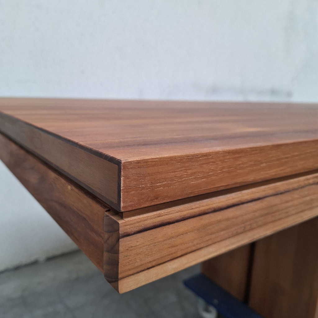 Double extendable dining table