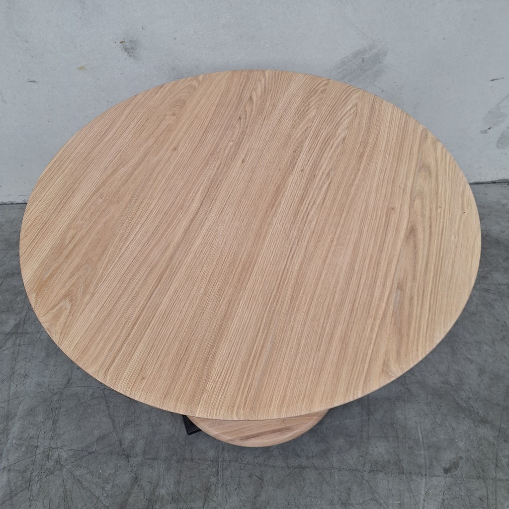Torsion dining table
