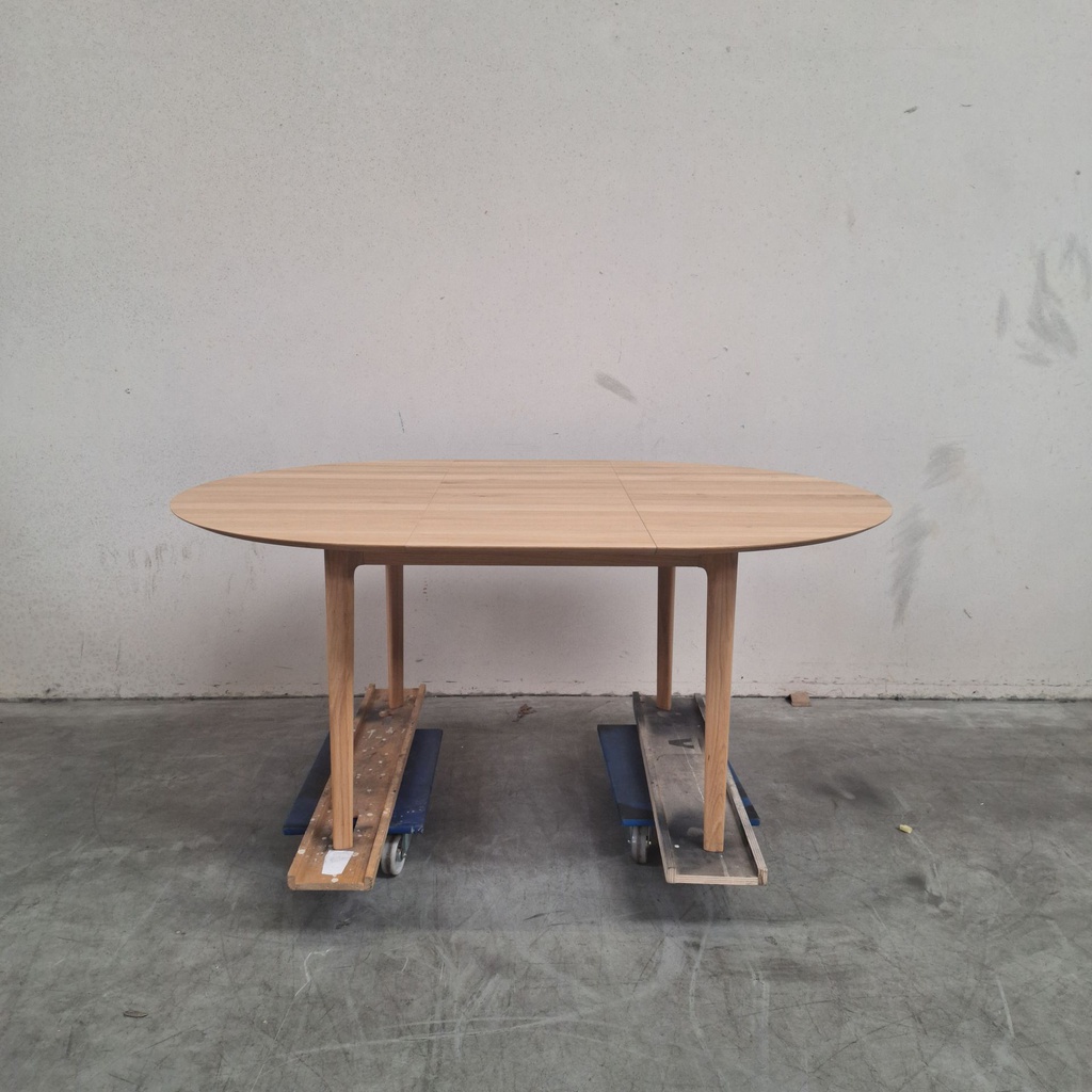 Bok round extendable dining table