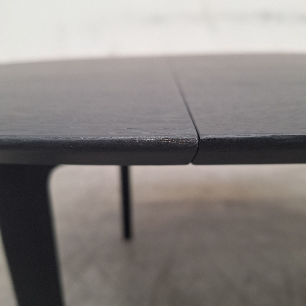 Bok round extendable dining table