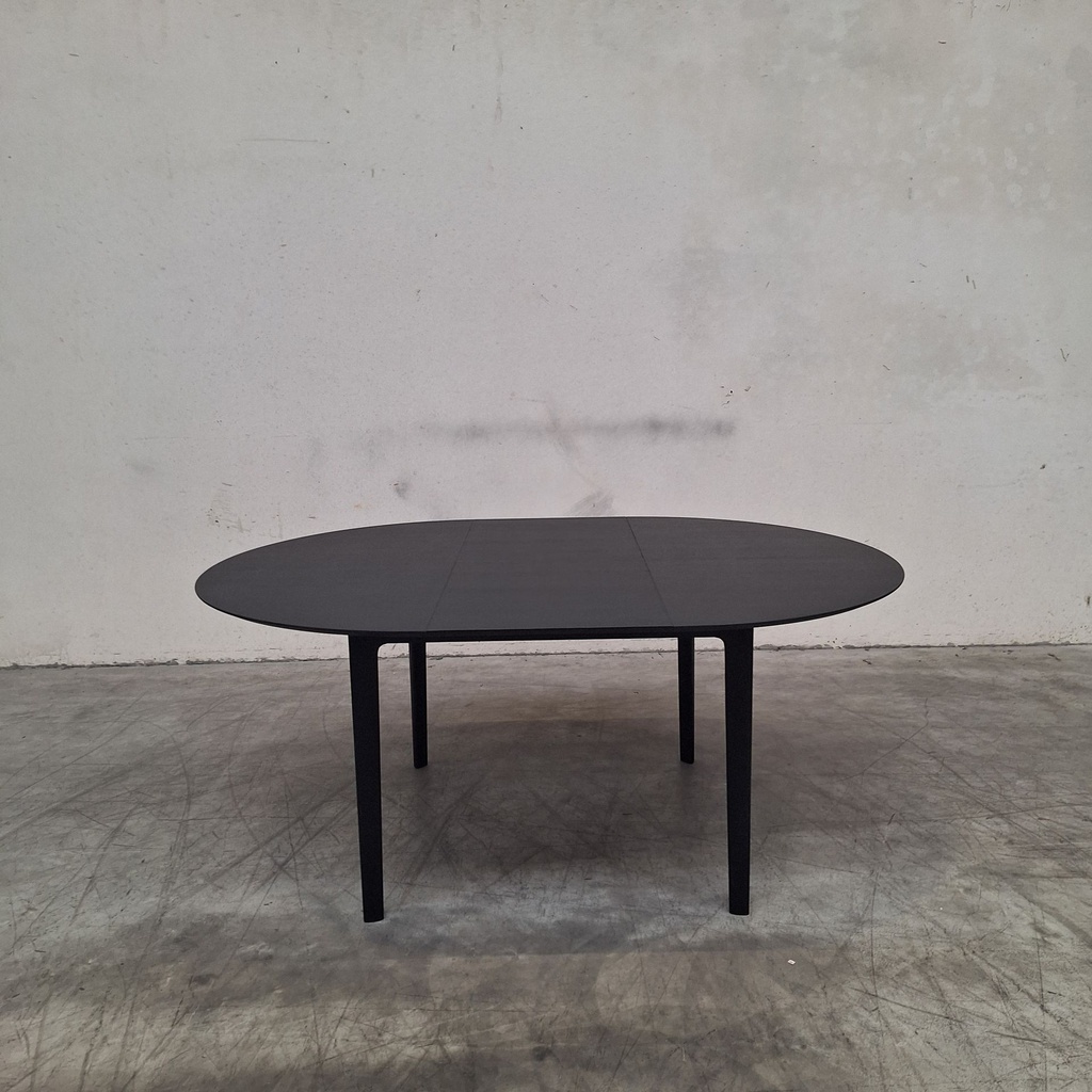 Bok round extendable dining table