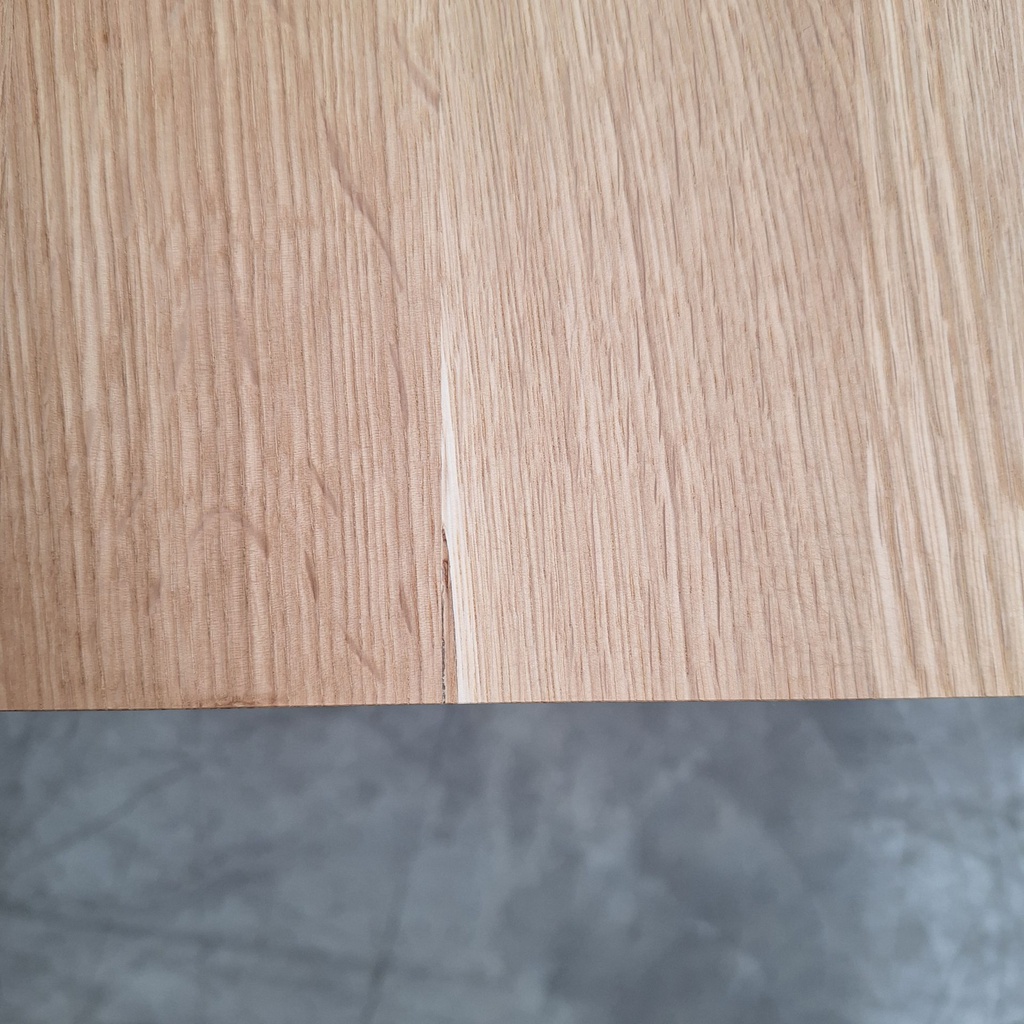 Slice dining table