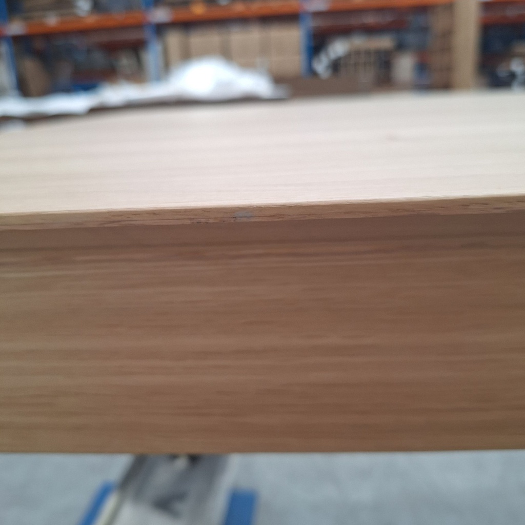 Slice extendable dining table