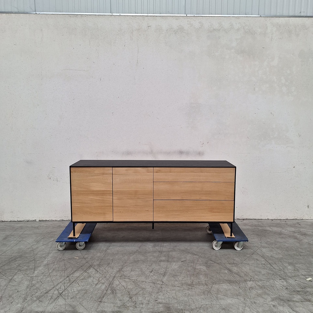 Blackbird sideboard