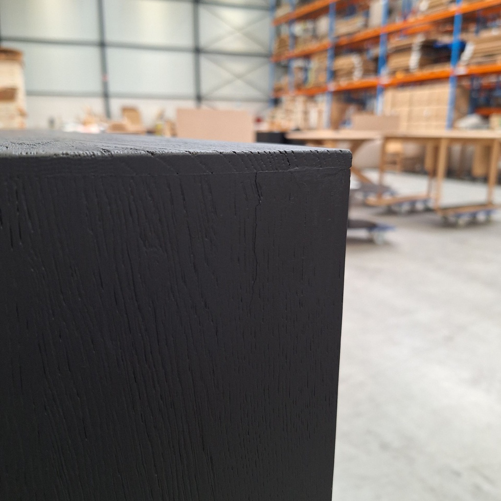 Blackbird sideboard