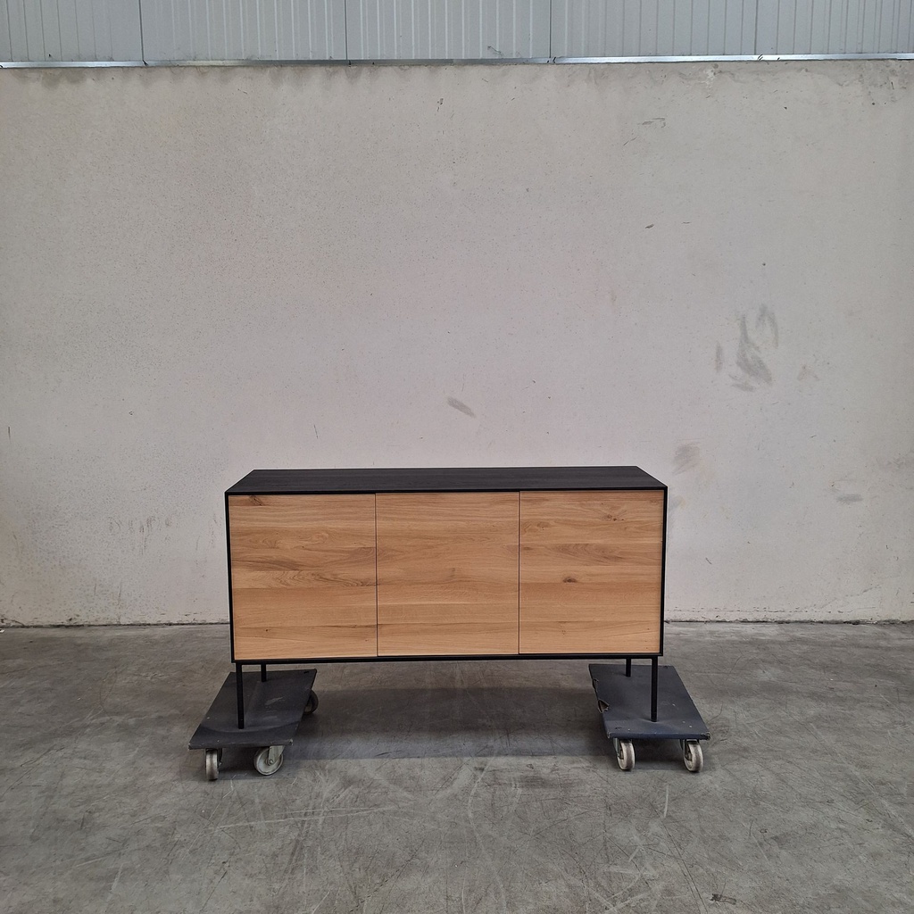 Blackbird sideboard