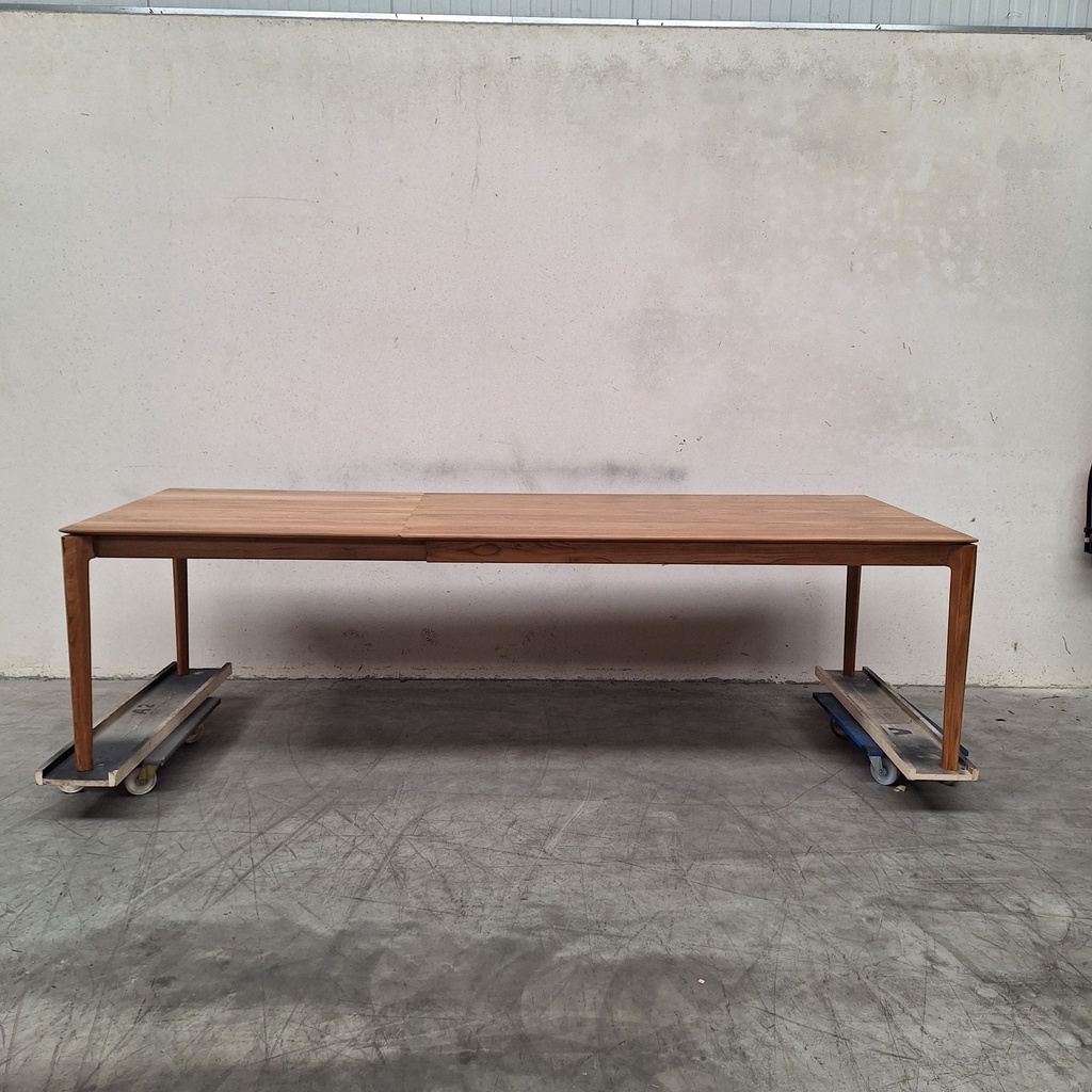 Bok extendable dining table