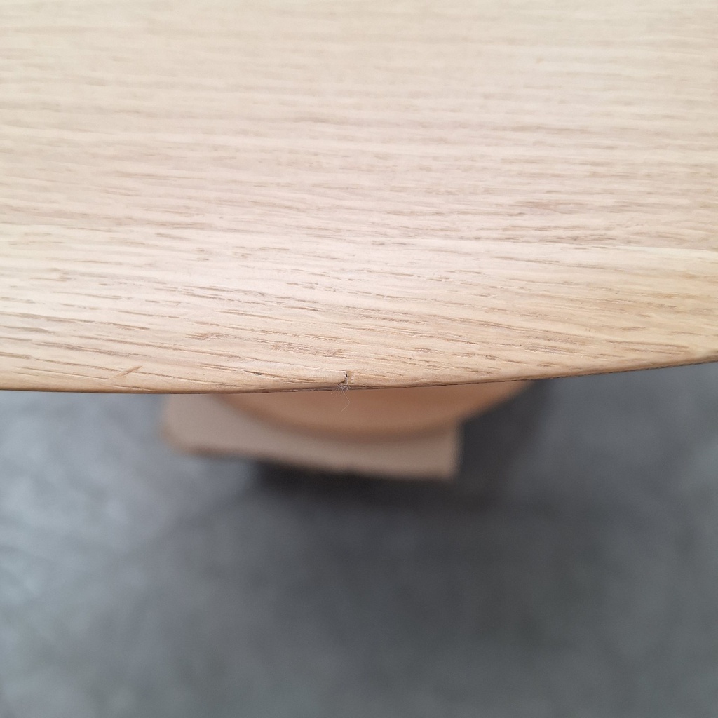 Torsion dining table