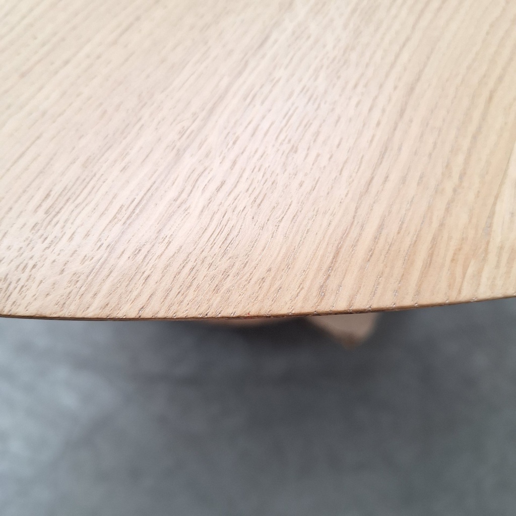 Torsion dining table