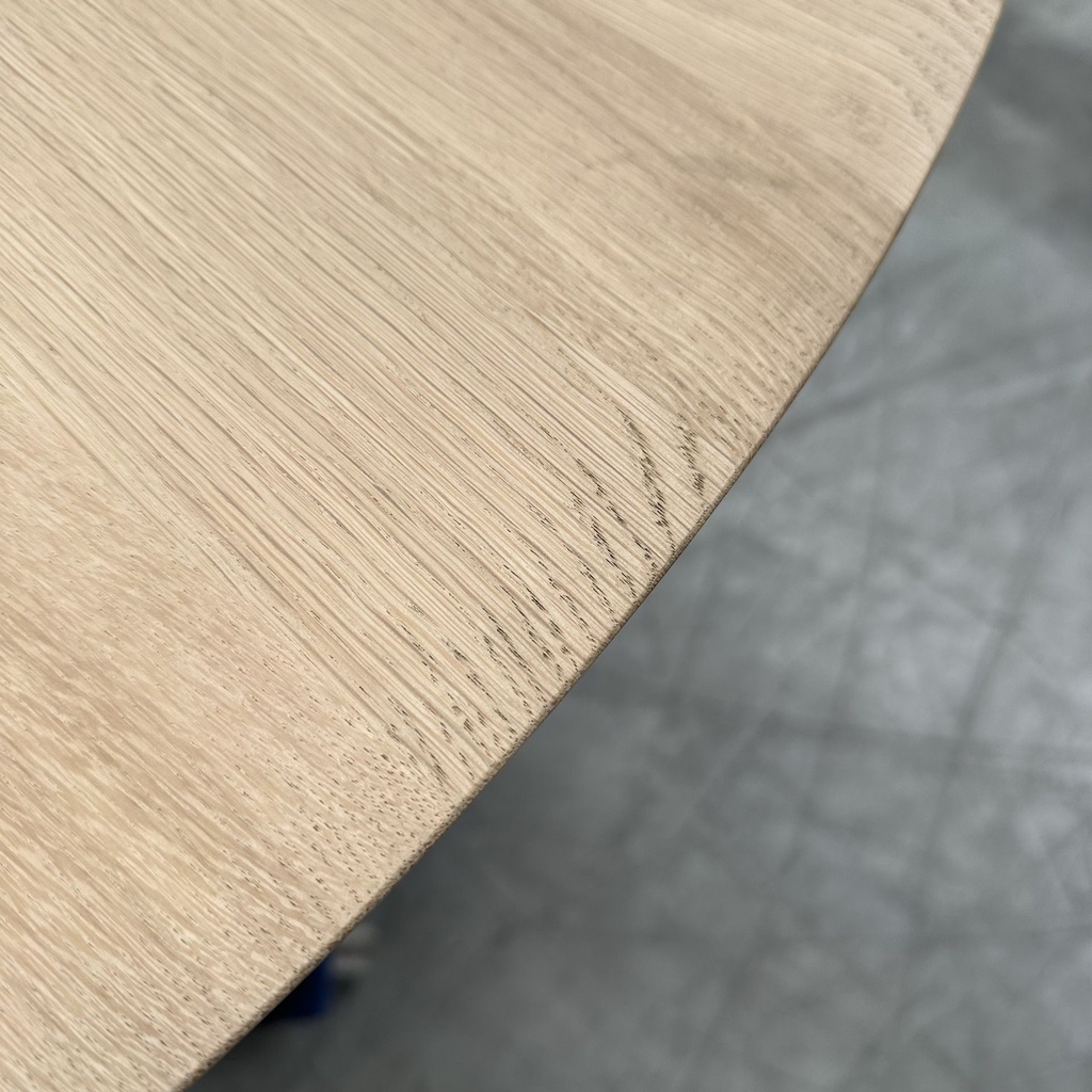 Torsion dining table