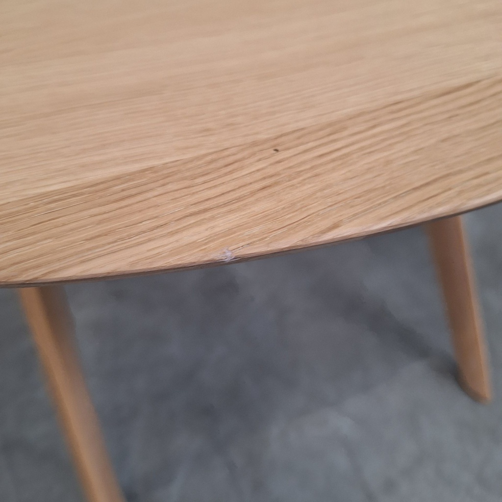 Eye dining chair