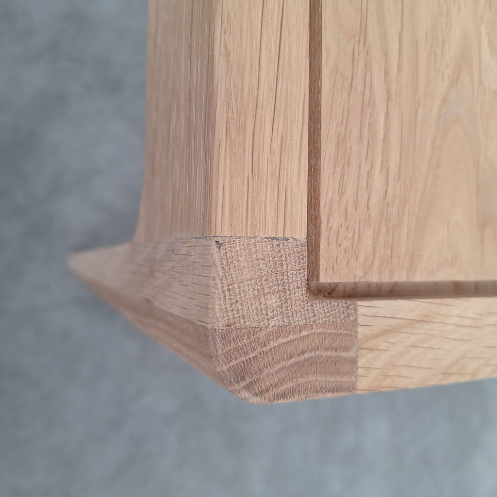 Spindle bench