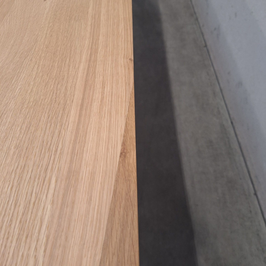 Slice extendable dining table
