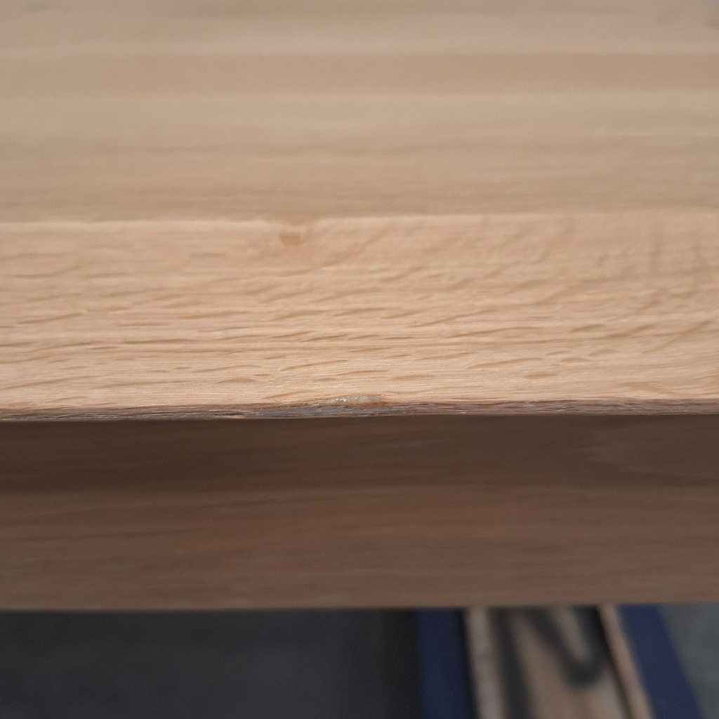 Slice extendable dining table