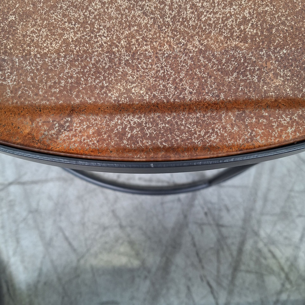 Nesting coffee table set