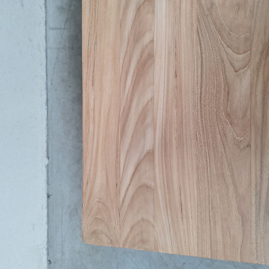 Bok extendable dining table