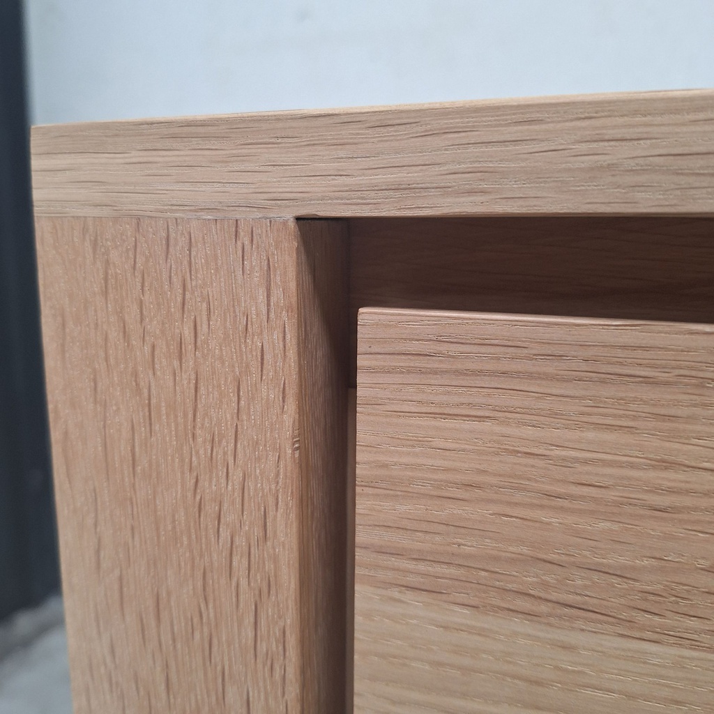Shadow sideboard