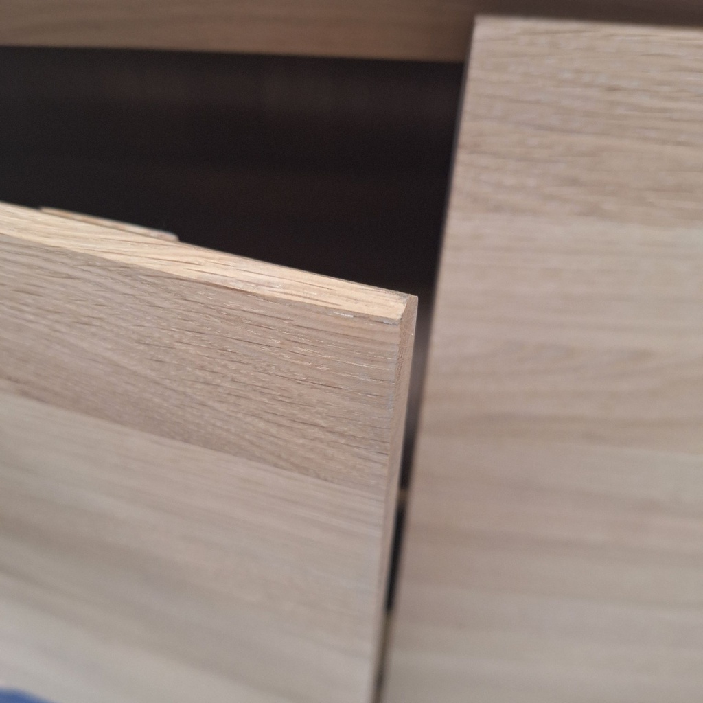 Shadow sideboard