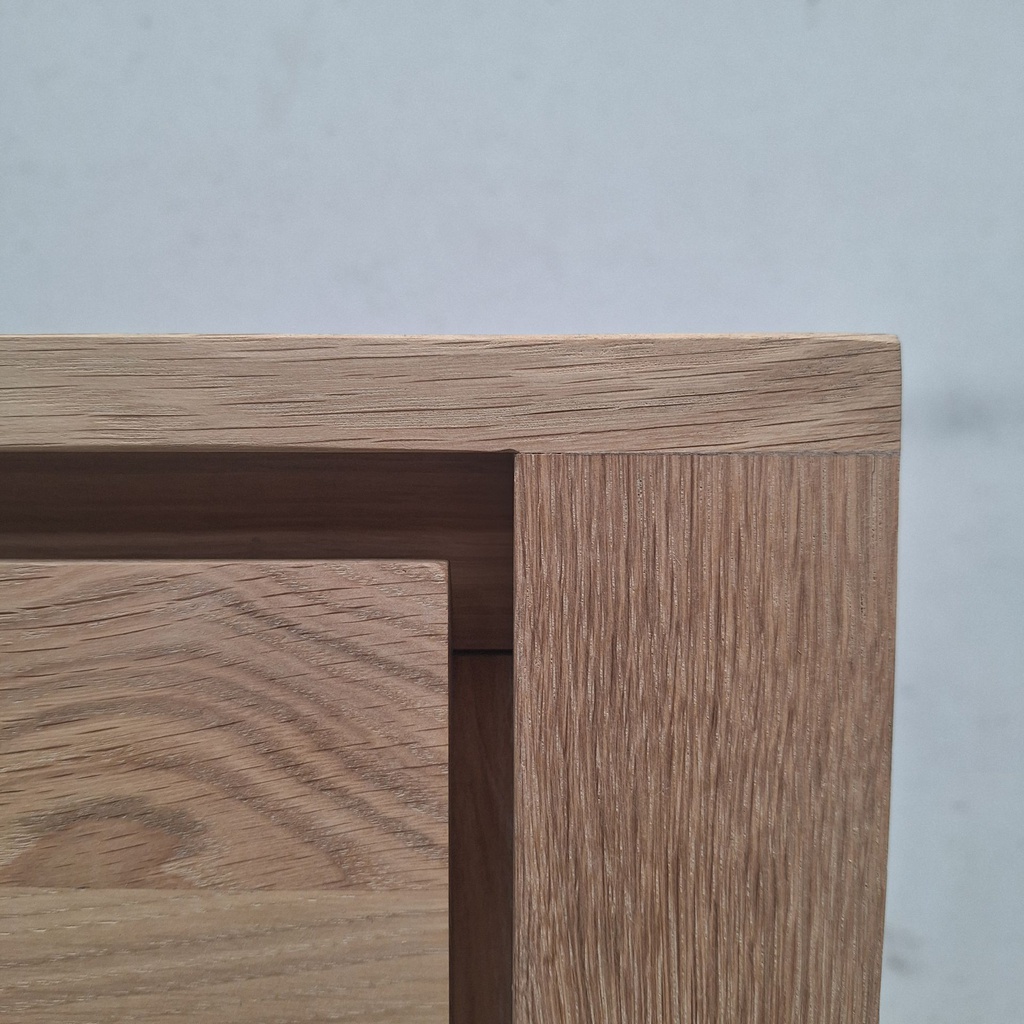 Shadow sideboard