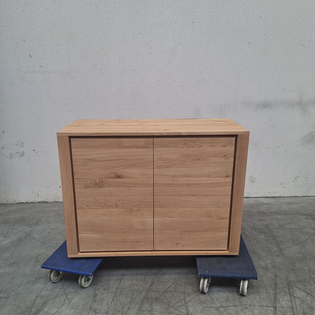 Shadow sideboard