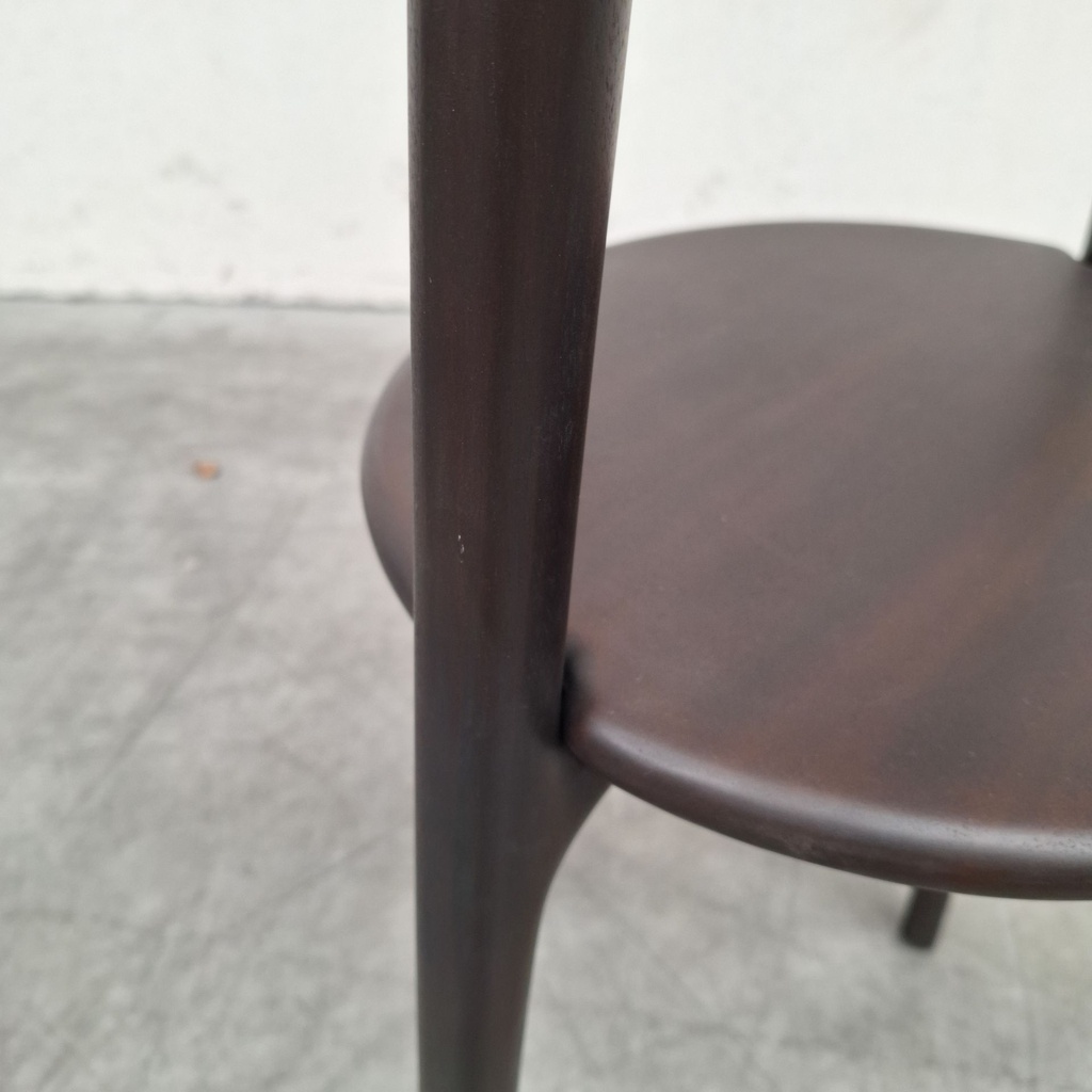 PI coat stand