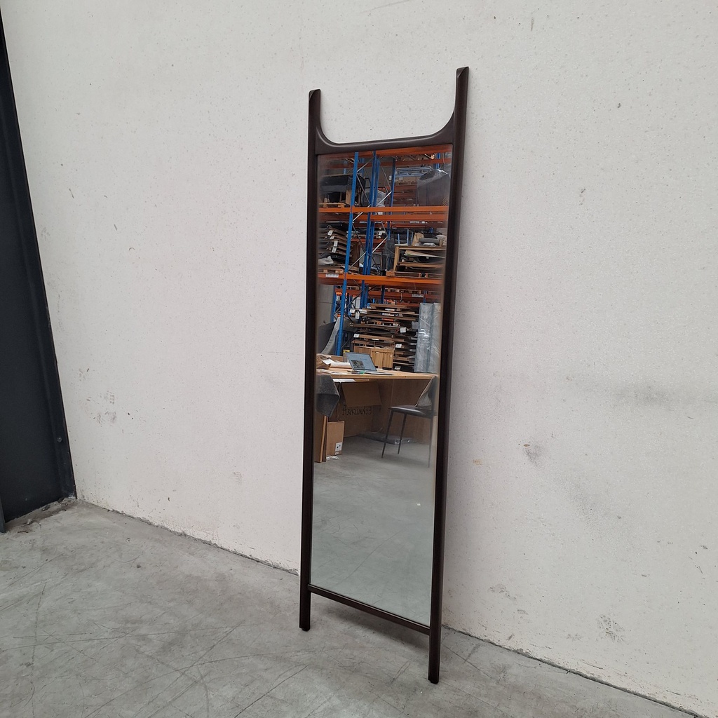 PI floor mirror