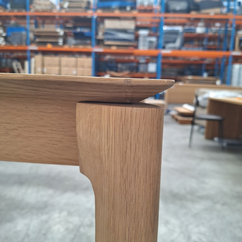 Bok extendable dining table
