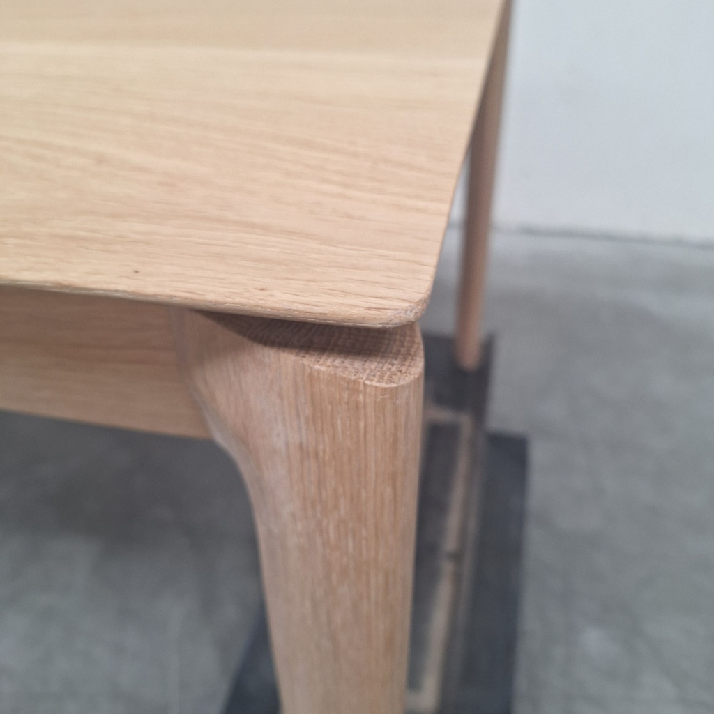 Bok extendable dining table
