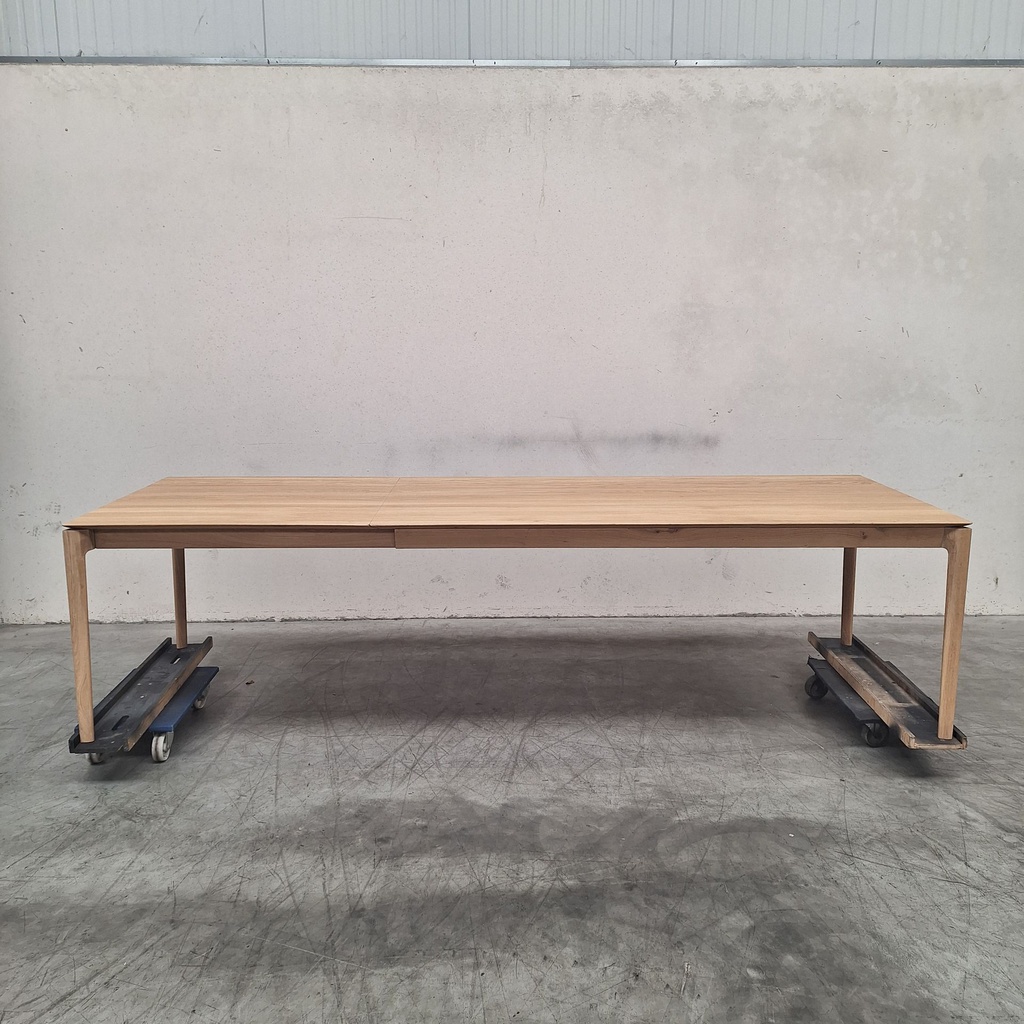 Bok extendable dining table